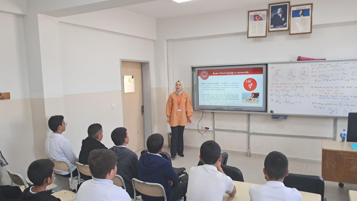 Okulumuzda Şiddet Önleme ve İzleme Merkezi tarafından bilinçlendirme semineri verildi